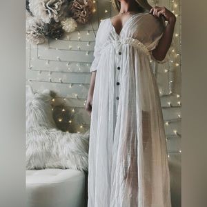 ❤︎︎𝑉𝑒𝑟𝑦 𝑆𝑒𝑥𝑦 𝑊ℎ𝑖𝑡𝑒 𝐿𝑖𝑛𝑒𝑛 𝐺𝑜𝑤𝑛❤︎︎